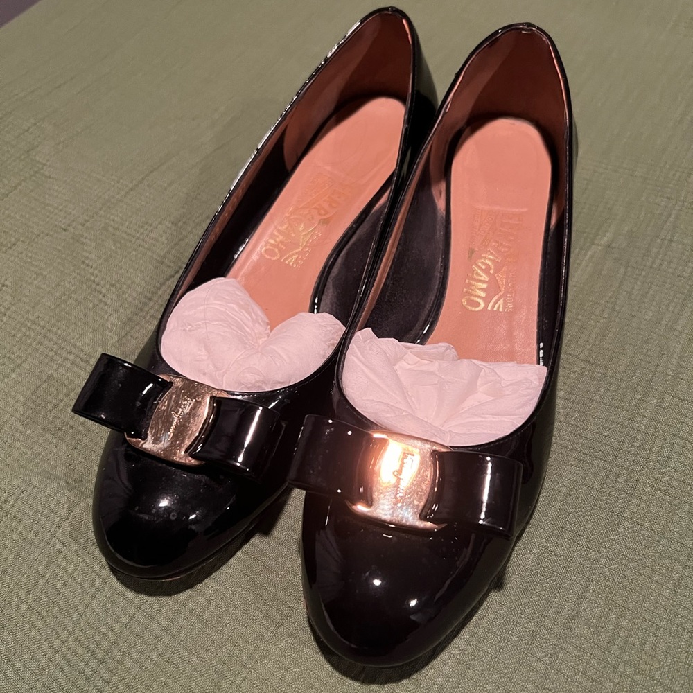 Ferragamo Vara Leather Pumps